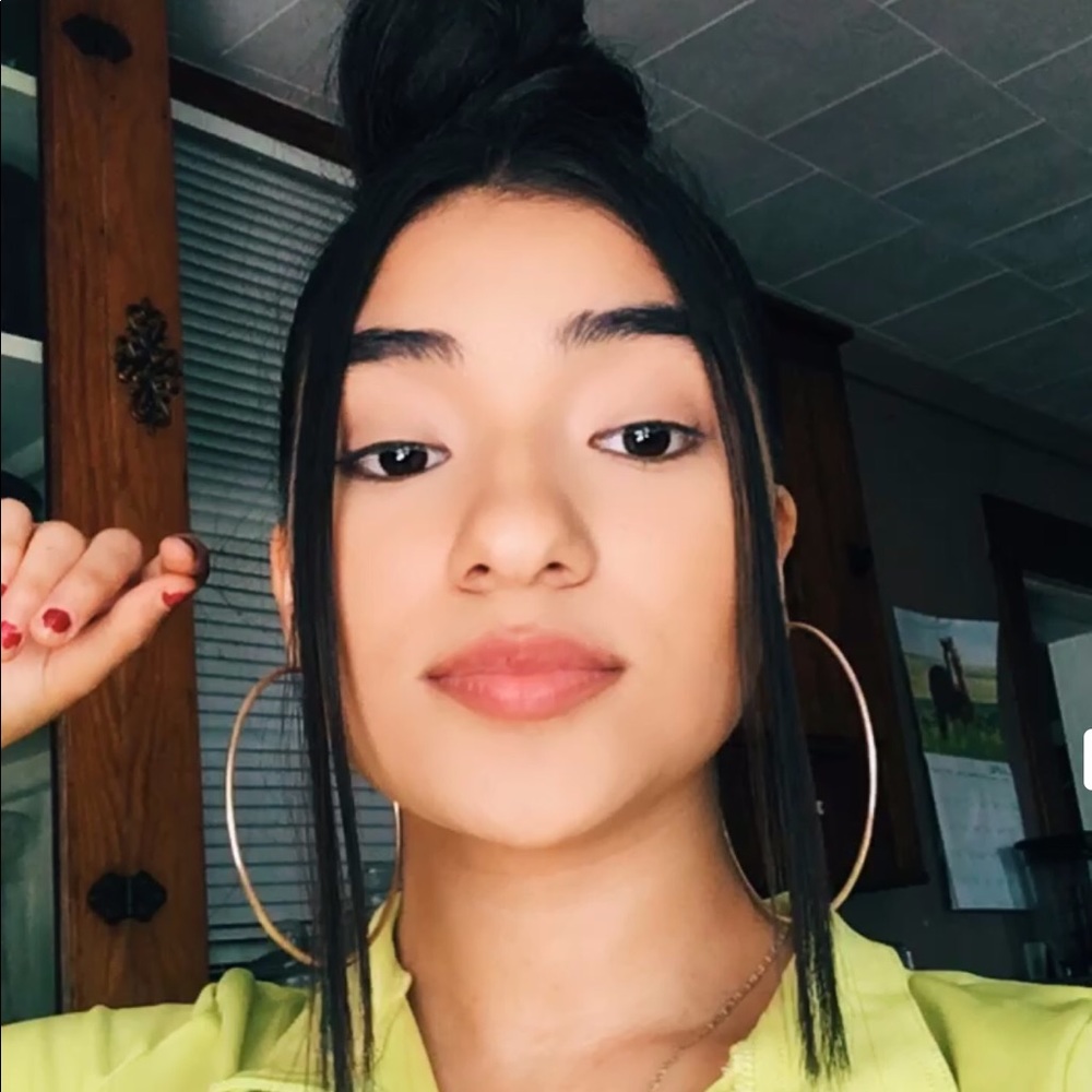 Meet your Posher, Valerie